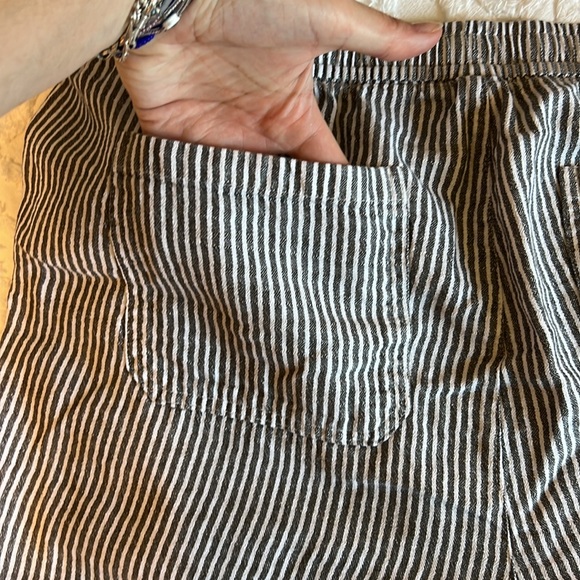 Old Navy XL High-Rise Striped Shorts - Picture 4 of 9